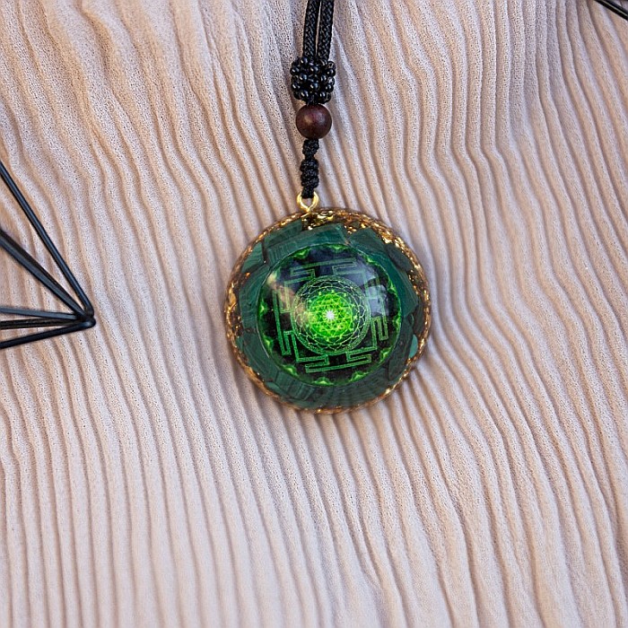 Medalion Orgonit Hara din pietre semipretioase de Malachit [4]