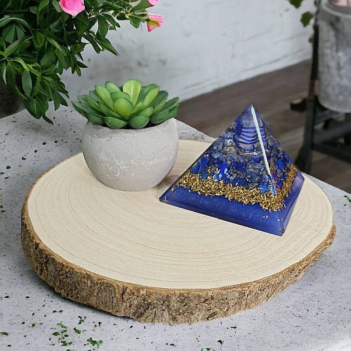 Obtine o perspectiva asupra scopului vietii tale cu piramida orgonica din cristale Lapis Lazuli [8]