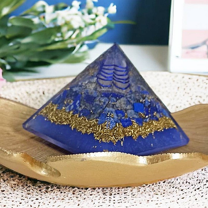 Obtine o perspectiva asupra scopului vietii tale cu piramida orgonica din cristale Lapis Lazuli [7]