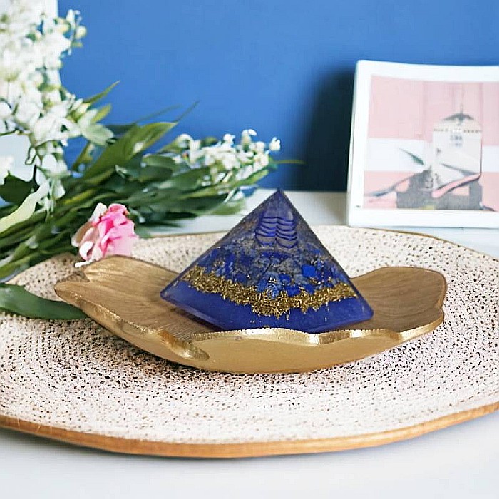 Obtine o perspectiva asupra scopului vietii tale cu piramida orgonica din cristale Lapis Lazuli [9]