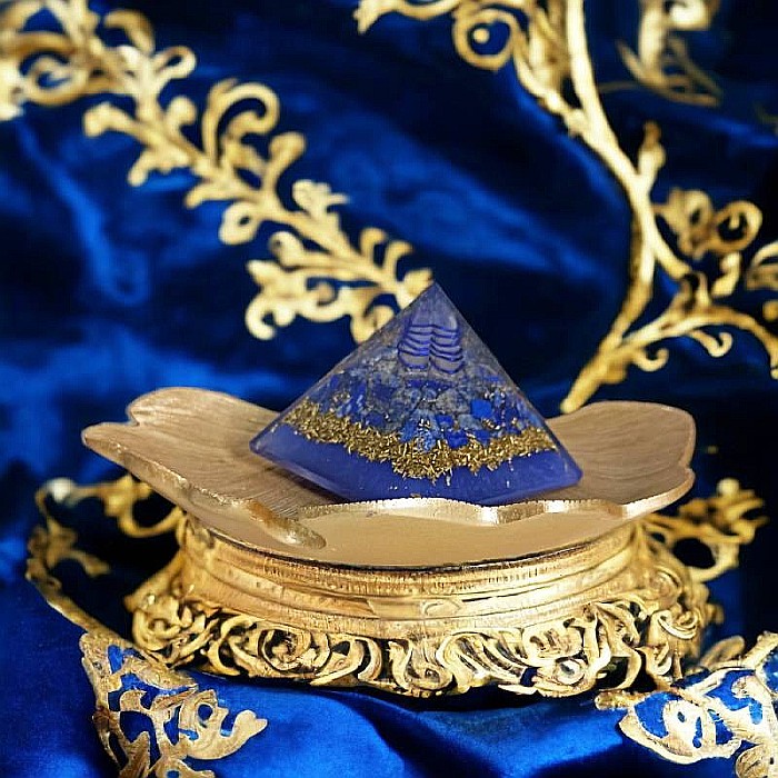 Obtine o perspectiva asupra scopului vietii tale cu piramida orgonica din cristale Lapis Lazuli [10]