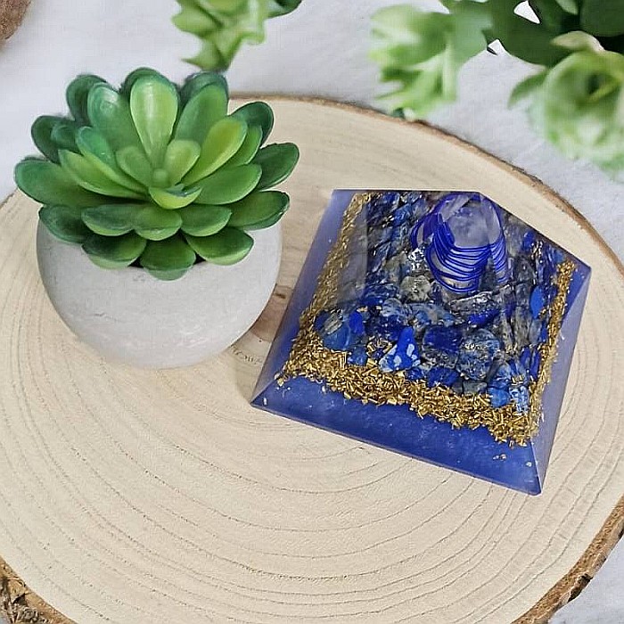 Obtine o perspectiva asupra scopului vietii tale cu piramida orgonica din cristale Lapis Lazuli [3]