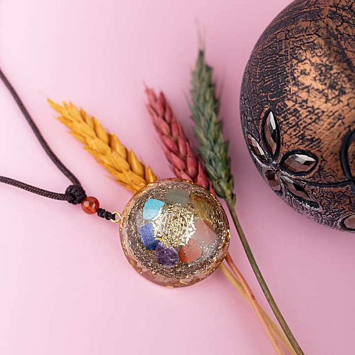 Pandantiv orgonic “ALVITA” 7 Chakre din Piatra Lunii, Foite de Cupru cu Simbol Sri Yantra, 3.6cm [1]