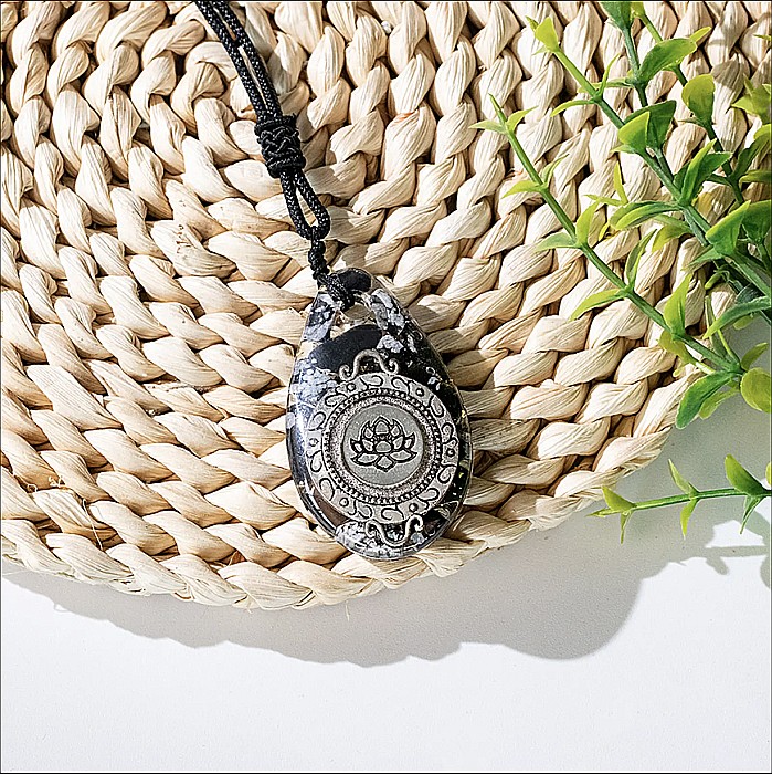 Pandantiv Orgonic din cristale de Obsidian Fulg de Nea - Bijuterie Energetica cu simbol Lotus pentru Meditatie [2]