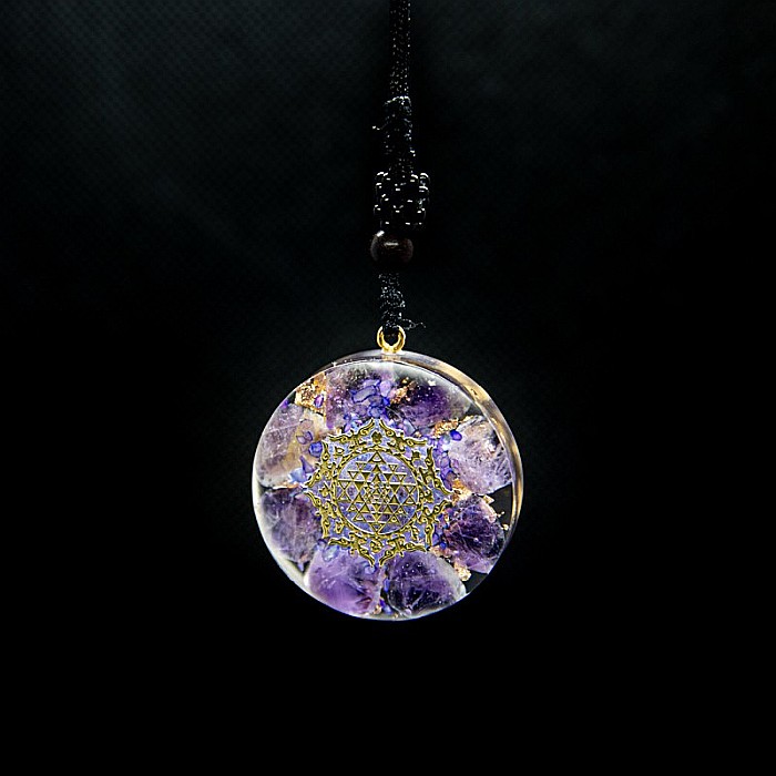 Pandantiv orgonic “IKE” din Ametist si Bucatele de Scoici Mov cu Simbolul Sri Yantra, 3.6cm [1]