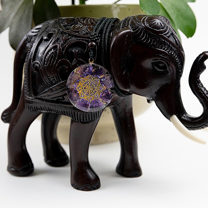 Pandantiv orgonic “IKE” din Ametist si Bucatele de Scoici Mov cu Simbolul Sri Yantra, 3.6cm [6]