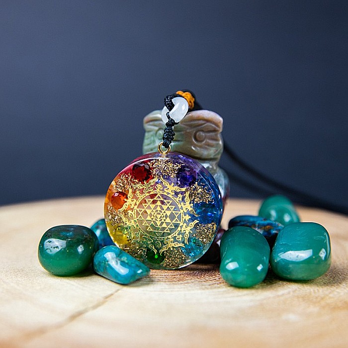 Pandantiv orgonic ”VIVIAN” 7 Chakre din Piatra Luminoasa, Foite de Cupru, Minerale de Zircon cu simbol Sri Yantra, 3.6cm [3]