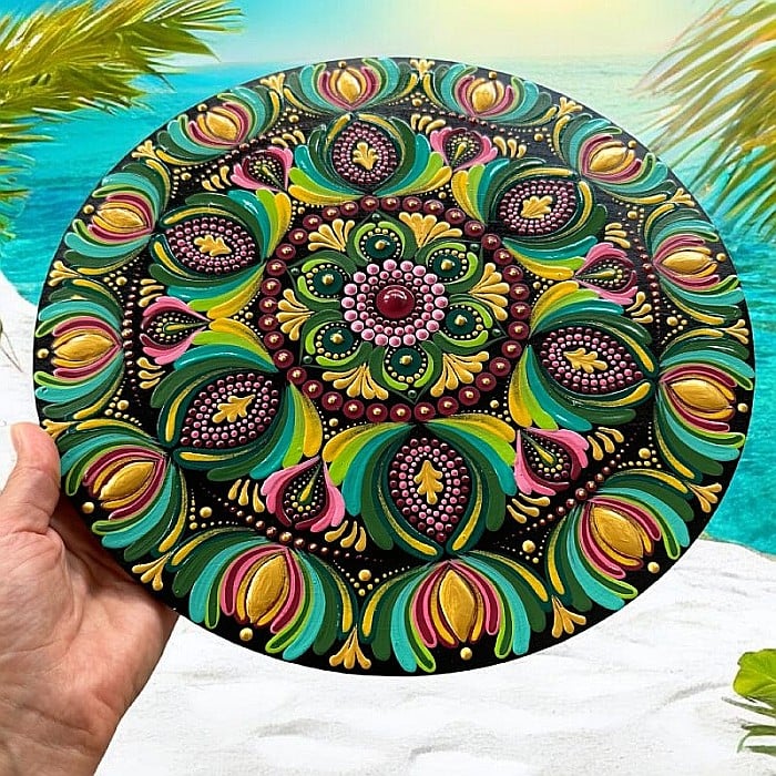 Pictura Mandala unicat, realizata manual in culori acrilice pe suport de lemn de 30 cm [3]