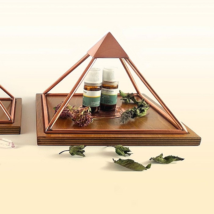 Piramida Meru cupru realizata manual cu diagrama sacra Sri Yantra activata, pentru incarcare, energizare, Feng Shui, Meditatie [4]