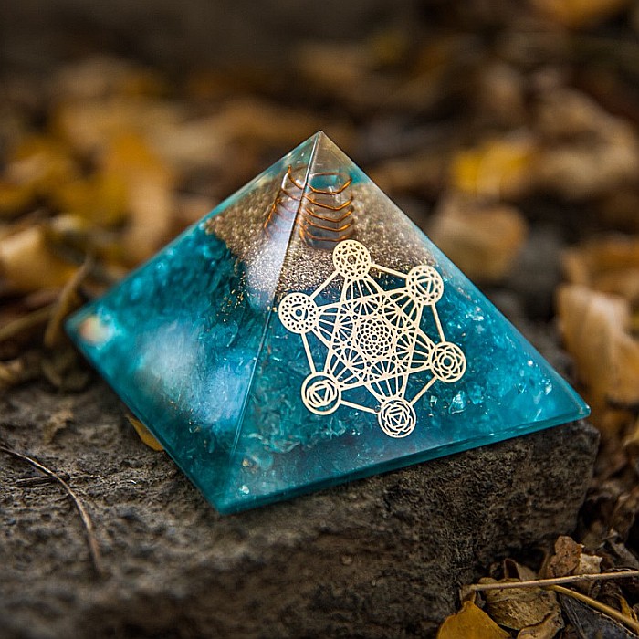 Piramida Orgonica Aqua Stone cu Cristale de Acvamarin, Cuart si Spirala Vibrationala de Cupru, Simbol Cubul lui Metatron [3]
