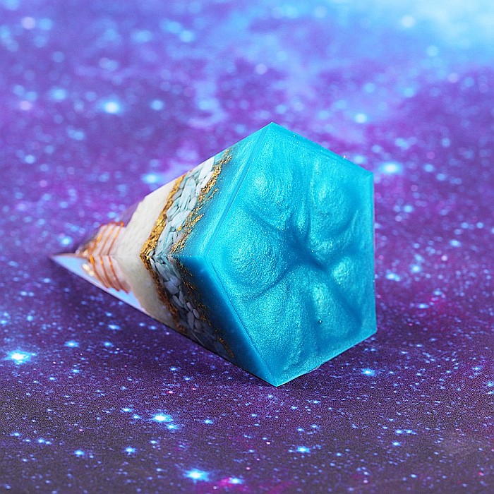 Piramida Orgonica Avi cu cristale de Amazonit, piatra luminoasa si cupru [4]