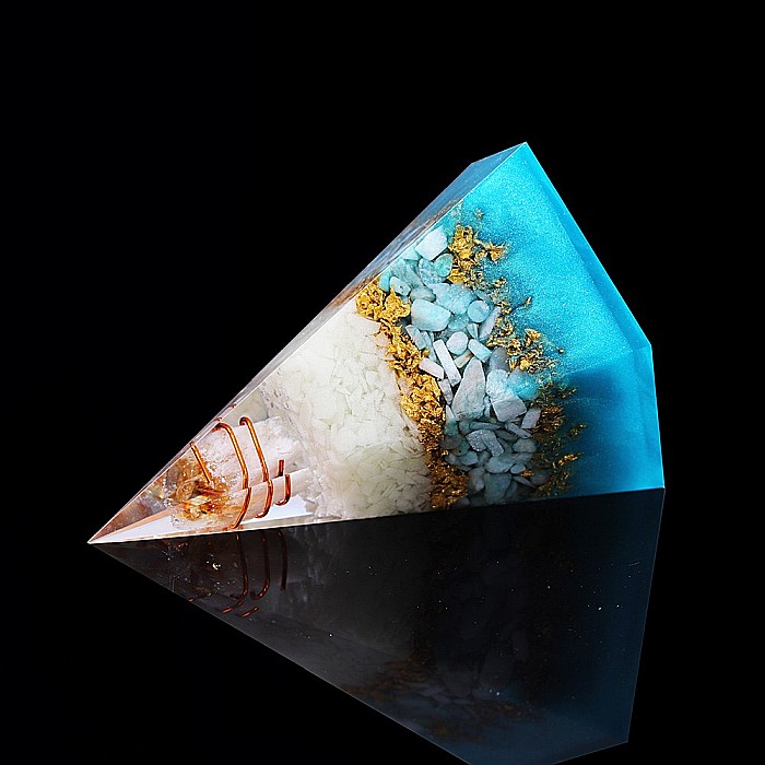 Piramida Orgonica Avi cu cristale de Amazonit, piatra luminoasa si cupru [2]