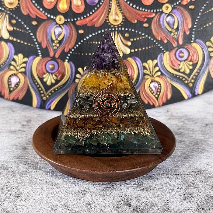 Piramida orgonica din cristale de Ametist, Citrin, Pirita, Ochi de Tigru si Aventurin [5]