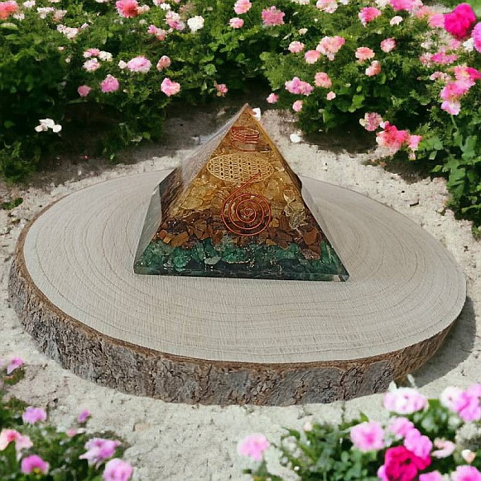 Piramida orgonica Mohan cu cristale de Aventurin, Ochi de Tigru si Citrin, cu simbol Floarea Vietii si spirala de cupru [3]