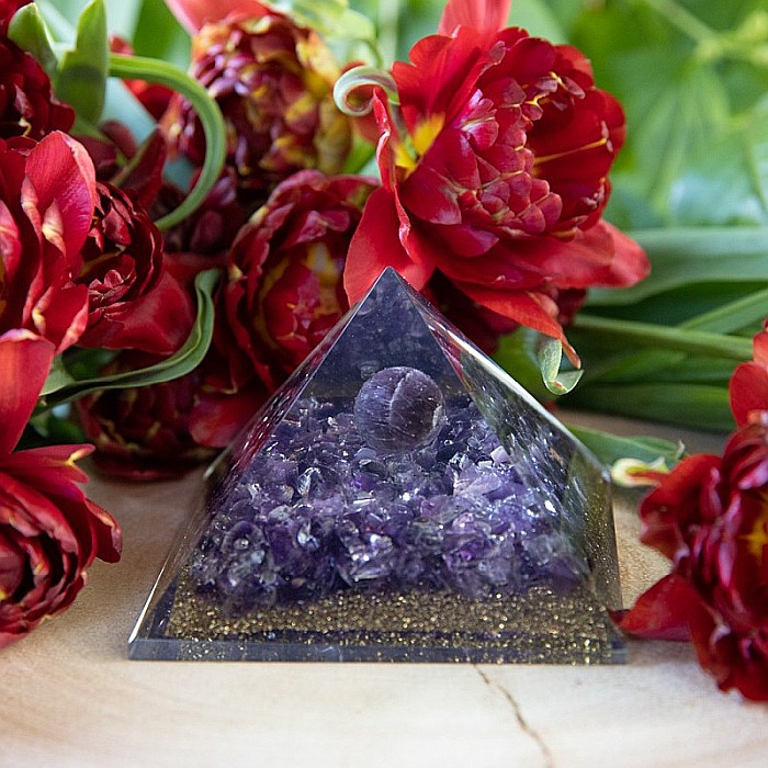 Piramida Orgonica Nathifa cu Cristale si Sfera de Ametist, Praf de Cupru pentru Protectie Impotriva Radiatiilor Electromagnetice [1]