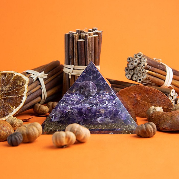 Piramida Orgonica Nathifa cu Cristale si Sfera de Ametist, Praf de Cupru pentru Protectie Impotriva Radiatiilor Electromagnetice [5]