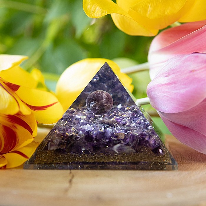 Piramida Orgonica Nathifa cu Cristale si Sfera de Ametist, Praf de Cupru pentru Protectie Impotriva Radiatiilor Electromagnetice [2]