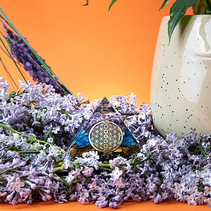 Piramida Orgonica Oseye din Pietre Semipretioase din Ochi de Tigru, Cristale de Acvamarin, Ametist si Simbol Floarea Vietii [3]