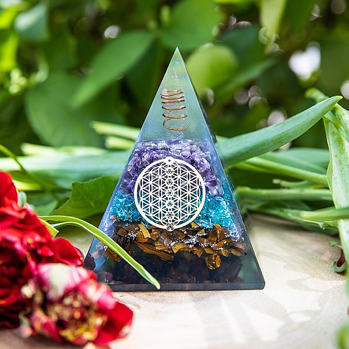 Piramida Orgonica Oseye din Pietre Semipretioase din Ochi de Tigru, Cristale de Acvamarin, Ametist si Simbol Floarea Vietii [1]