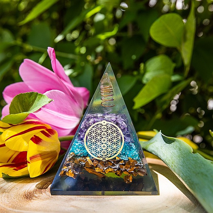 Piramida Orgonica Oseye din Pietre Semipretioase din Ochi de Tigru, Cristale de Acvamarin, Ametist si Simbol Floarea Vietii [5]