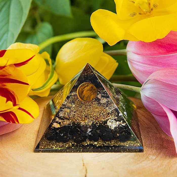 Piramida Orgonica Tiger cu Cristal de Obsidian, Cuart Alb, Praf de Cupru si Spirale de Cupru [2]