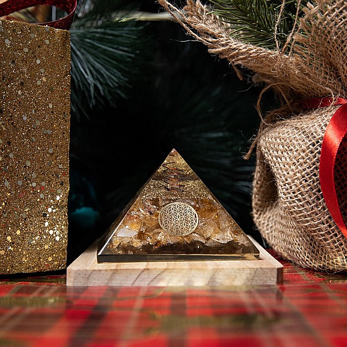 Piramida abundentei Orgonit, Drava, din pietre semipretioase de Citrin, cu simbol Floarea Vietii si Varf de Cristal Vibrational [8]