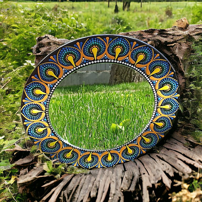 Tablou mandala pictat in tehnica punctului cu oglinda- 30 cm [3]