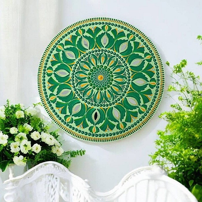 Tablou Mandala pictat manual in culori verzi cu galben ocru si oglinzi, 40 cm [1]