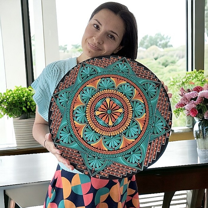 Tablou Mandala Unicat pictat manual în culori acrilice cu vibratie puternica, 40 cm [5]