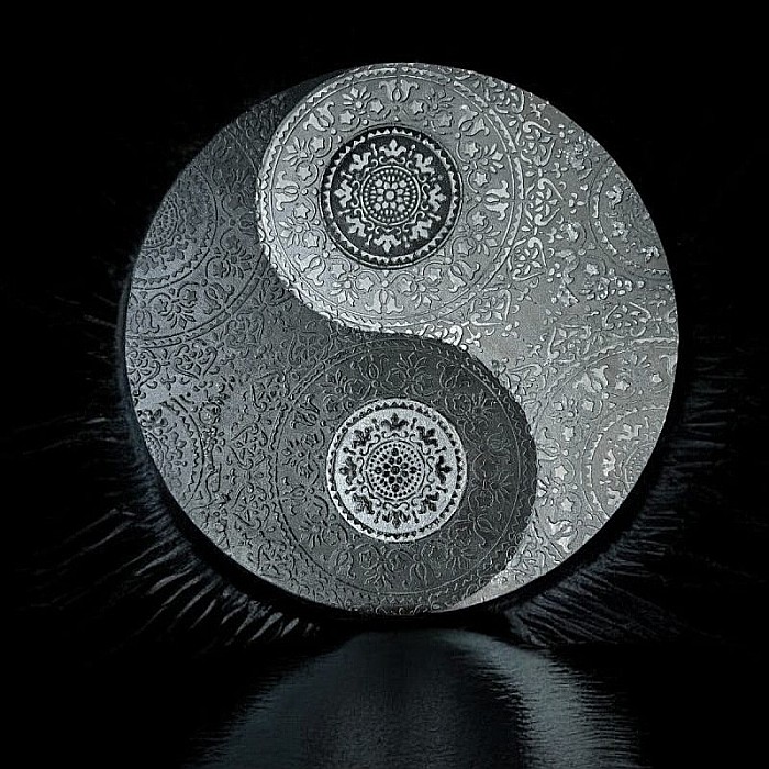 Yin&Yang Mandala, tablou unicat realizat manual pe suport de lemn de 40 cm [2]