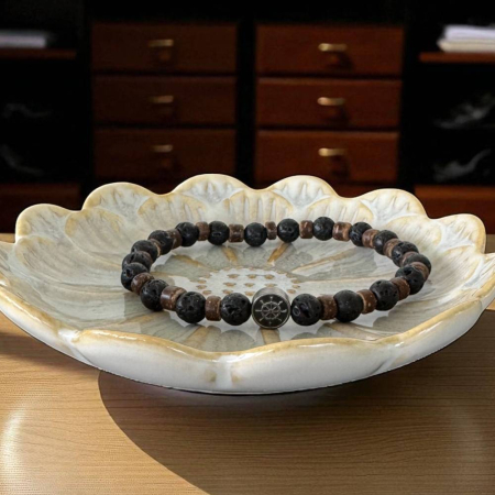 Bratara barbati elastica Thaddeus din pietre de lava si rondele de lemn de cocos cu charm inox [2]