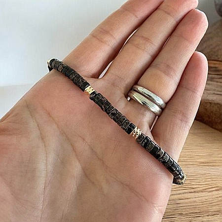 Alama placata cu aur - Bratara Barbati Kunal din Sediment Marin de Jasp negru cu accesorii din Cupru aurit