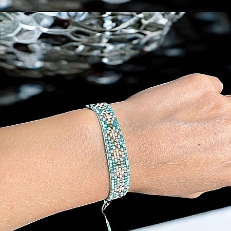 Bratara dama eleganta Yara din margele Miyuki turcoaz impletita pe snur Bratari snur - Bratara dama eleganta Yara din margele Miyuki turcoaz impletita pe snur