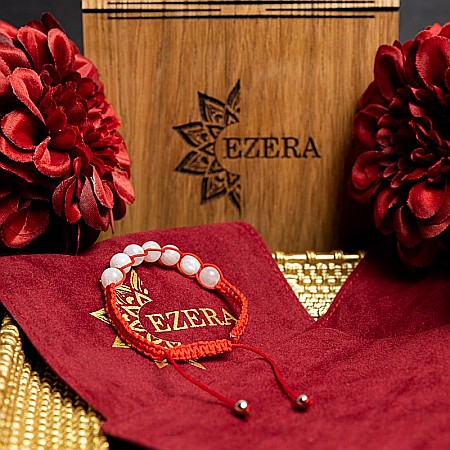 Bratara dama Iolanda din cristale de Piatra Lunii cu snur rosu, margele de 8mm [6]