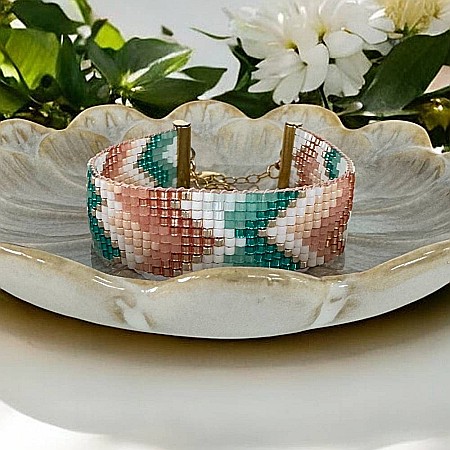 Bratara dama lata realizata manual din margele miyuki in culori pastel Nelia [5]