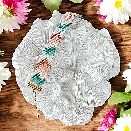 Bratara dama lata realizata manual din margele miyuki in culori pastel Nelia [4]