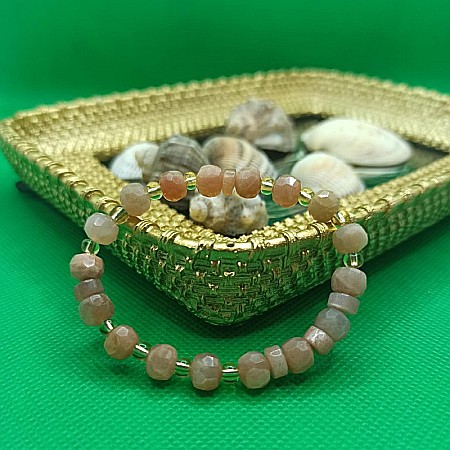 Bratara dama pietre naturale, Selene, cu cristale de Piatra Soarelui [3]