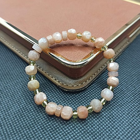 Bratara dama pietre naturale, Selene, cu cristale de Piatra Soarelui [1]