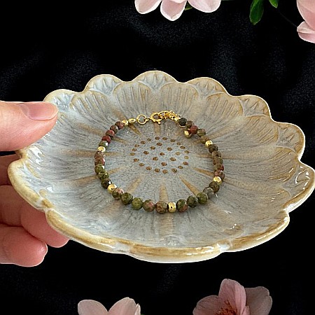 Bratara dama Samira din cristale de Unakit realizata manual cu accesorii si inchidere din argint placat cu aur [4]