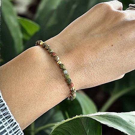 Verde - Bratara dama Samira din cristale de Unakit realizata manual cu accesorii si inchidere din argint placat cu aur