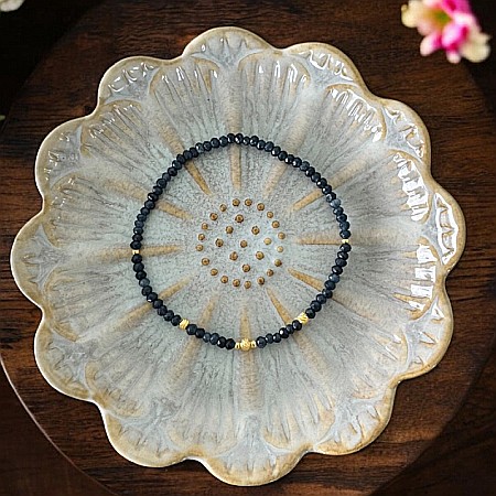 Bratara Dama Sara din pietre naturale de Safir si accesorii din argint placat cu aur