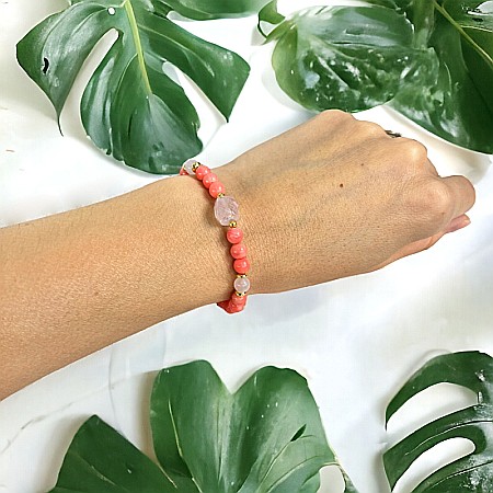 Bratara femei Karissa din margele de coral si cuart roz cu accesorii din argint 925 placat cu aur [2]