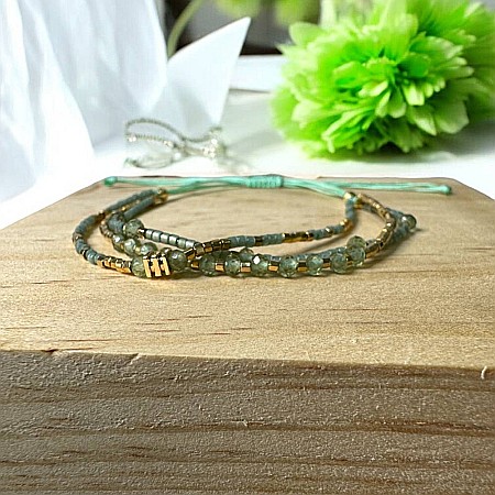 Bratara handmade 3 straturi Fariha din Miyuki si Apatit Verde cu charm auriu [6]