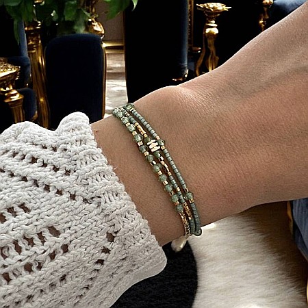 Verde - Bratara handmade 3 straturi Fariha din Miyuki si Apatit Verde cu charm auriu