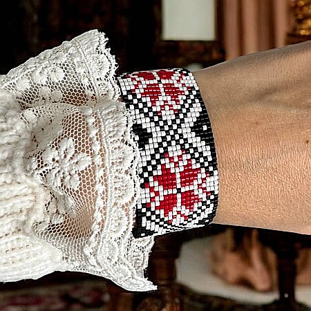 Bratara lata impletita manual cu margele Miyuki cu model traditional romanesc, Adela [1]