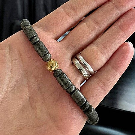 Bratara snur barbati Alger din Pirita cu charm din inox placat auriu [3]