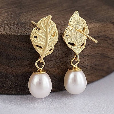 Bucura-te de feminitate si eleganta cu noii cercei din argint 925 cu model frunza si perle [4]