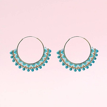 Alama placata cu aur - Cercei rotunzi Priya turcoaz confectionati manual din margele Miyuki, design boem