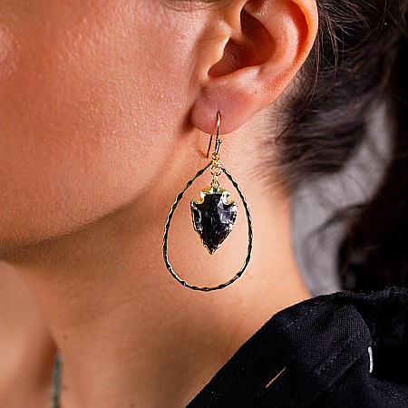 Cercei Sari cu cristale de Obsidian in forma de sageata ❤️ [15]