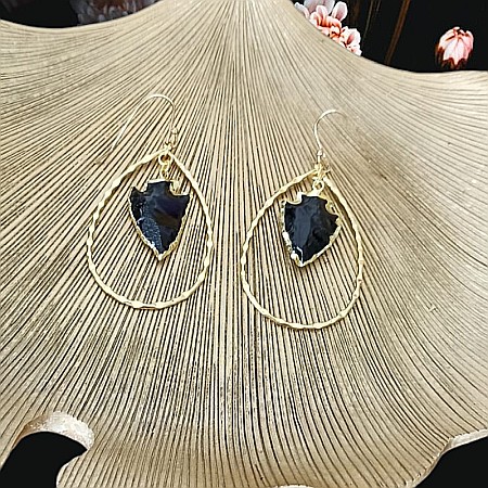 Cercei Sari cu cristale de Obsidian in forma de sageata ❤️ [7]